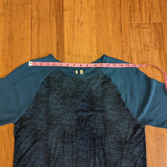 Calvin Klein Jeans Top with Sheer Raglan Sleeves - Picture 11 of 12